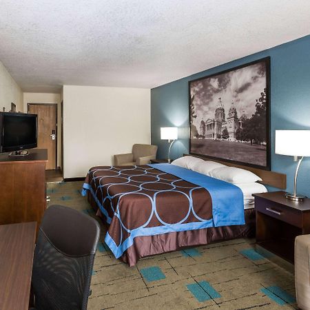 Super 8 By Wyndham Urbandale/Des Moines Area Motell Exteriör bild