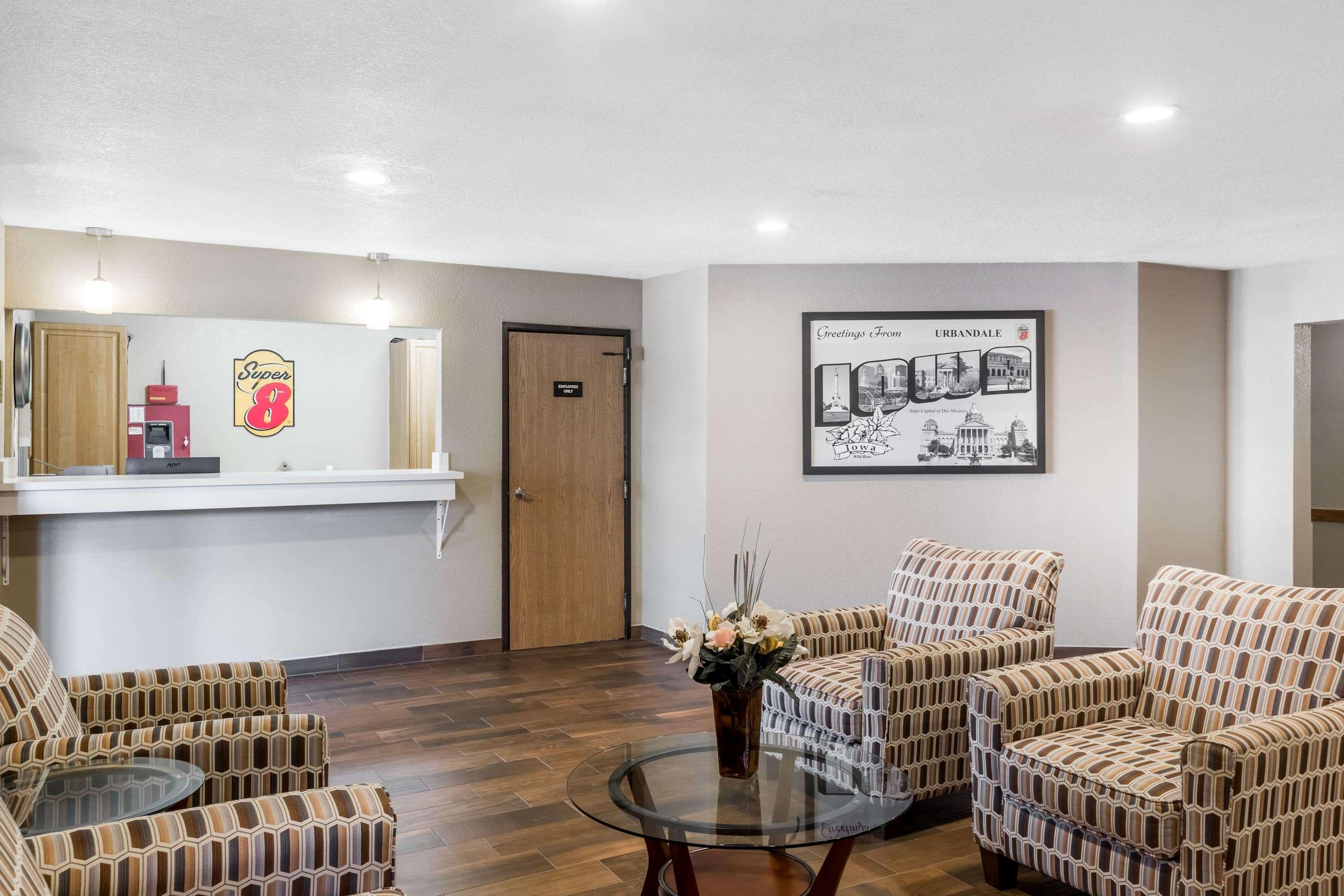 Super 8 By Wyndham Urbandale/Des Moines Area Motell Exteriör bild