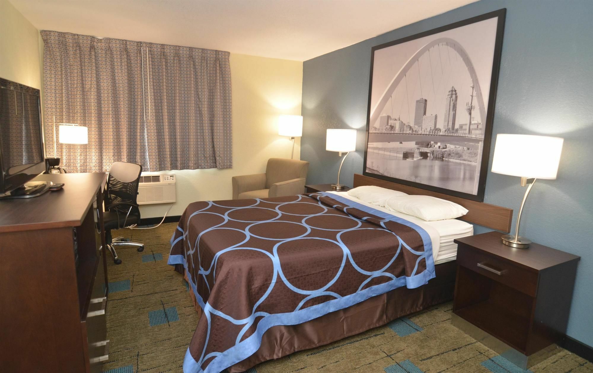 Super 8 By Wyndham Urbandale/Des Moines Area Motell Exteriör bild